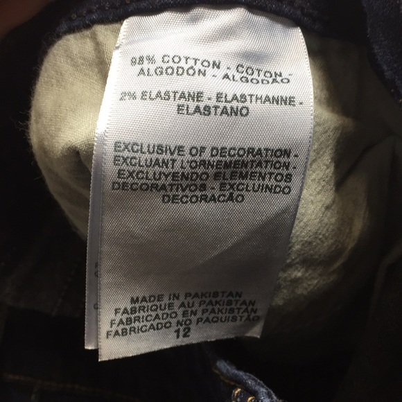 🎉Levi’s Signature Bermuda Jean Shorts 12 - Picture 4 of 4